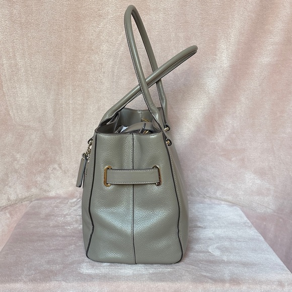 Coach Swagger Carryall Grey Pebble Leather Shoulder Bag with Two Tags - Picture 5 of 16